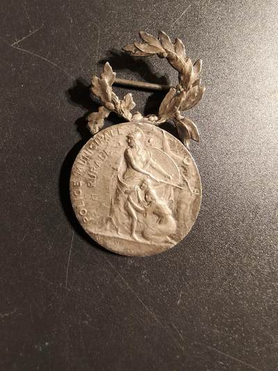 老王徽章第167期 - 法国银级内务部服役奖章    银质    无绶带    12.8g     实发