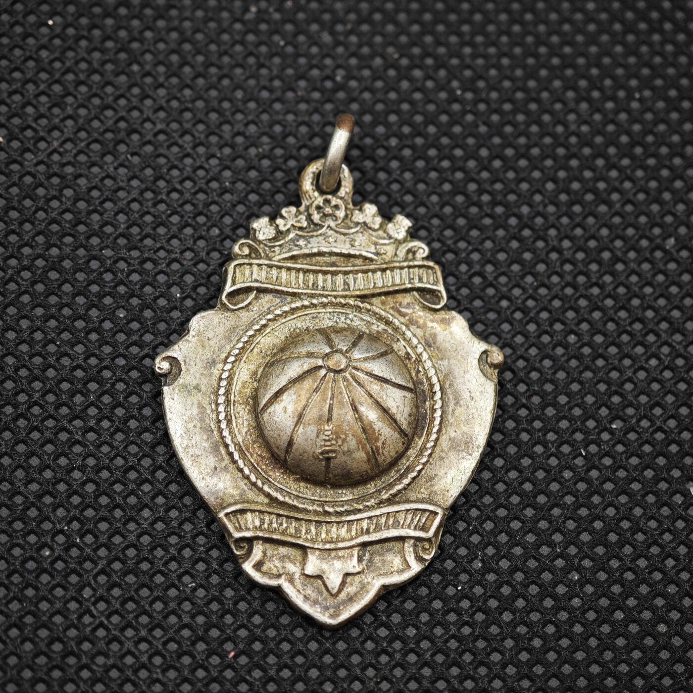 【淘币小摊】限时拍第八百一十六拍  纪念章场  满百包邮可预留两周  周一统一发货   英国纪念章直径30mm