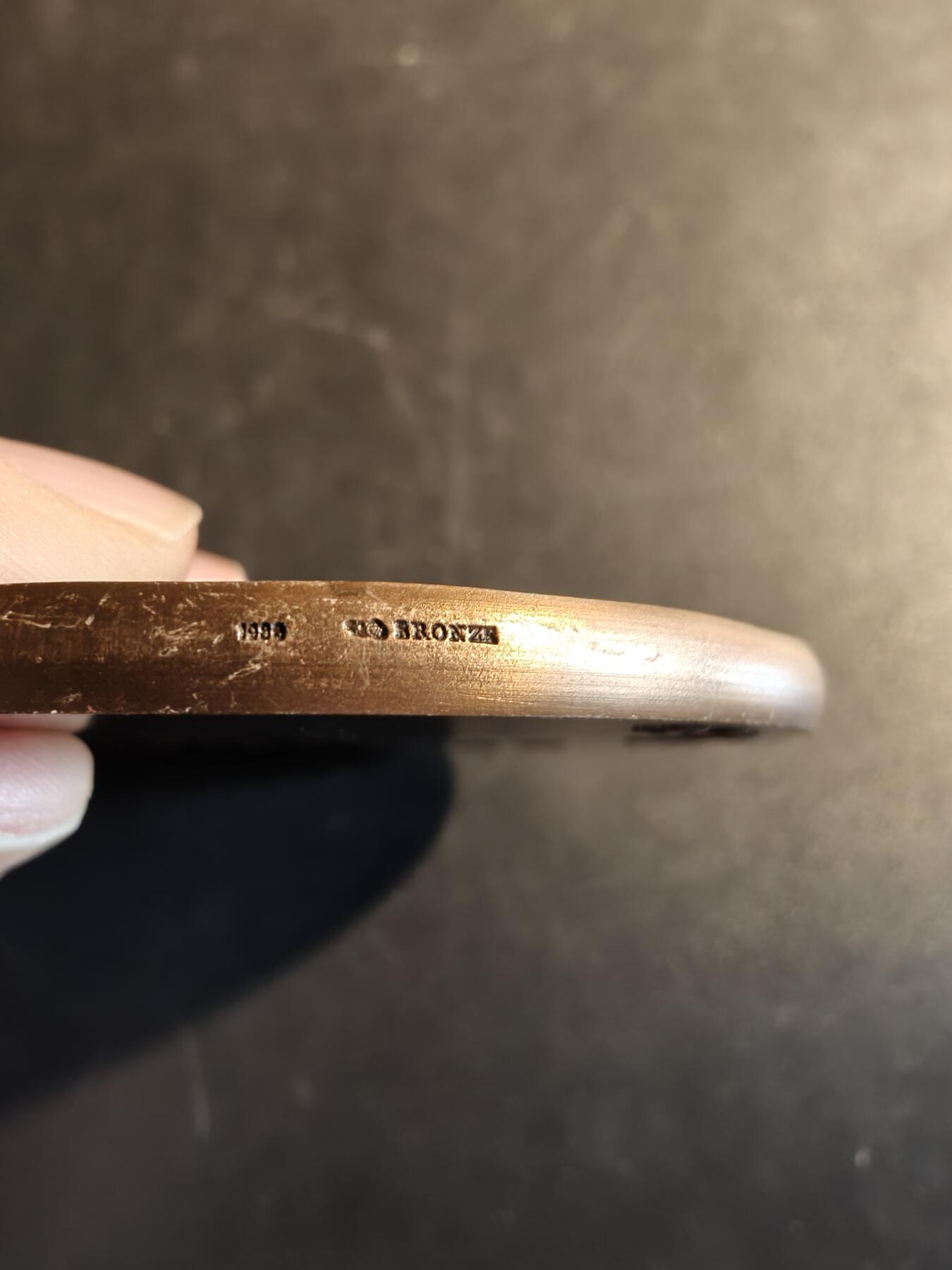 老王徽章第167期 法国国家不动产协会大铜章     直径68mm.     重量148.5g