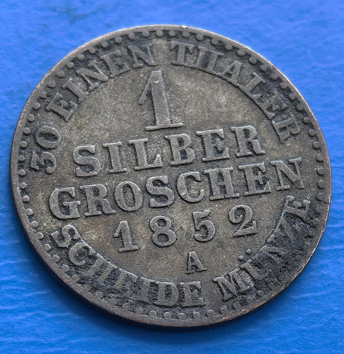 外国优质老铜币银币，周六九点倒数截拍，满百包邮，可寄存半年，喜欢朋友微信扫描二维码可直接参拍 普鲁士1852年银币