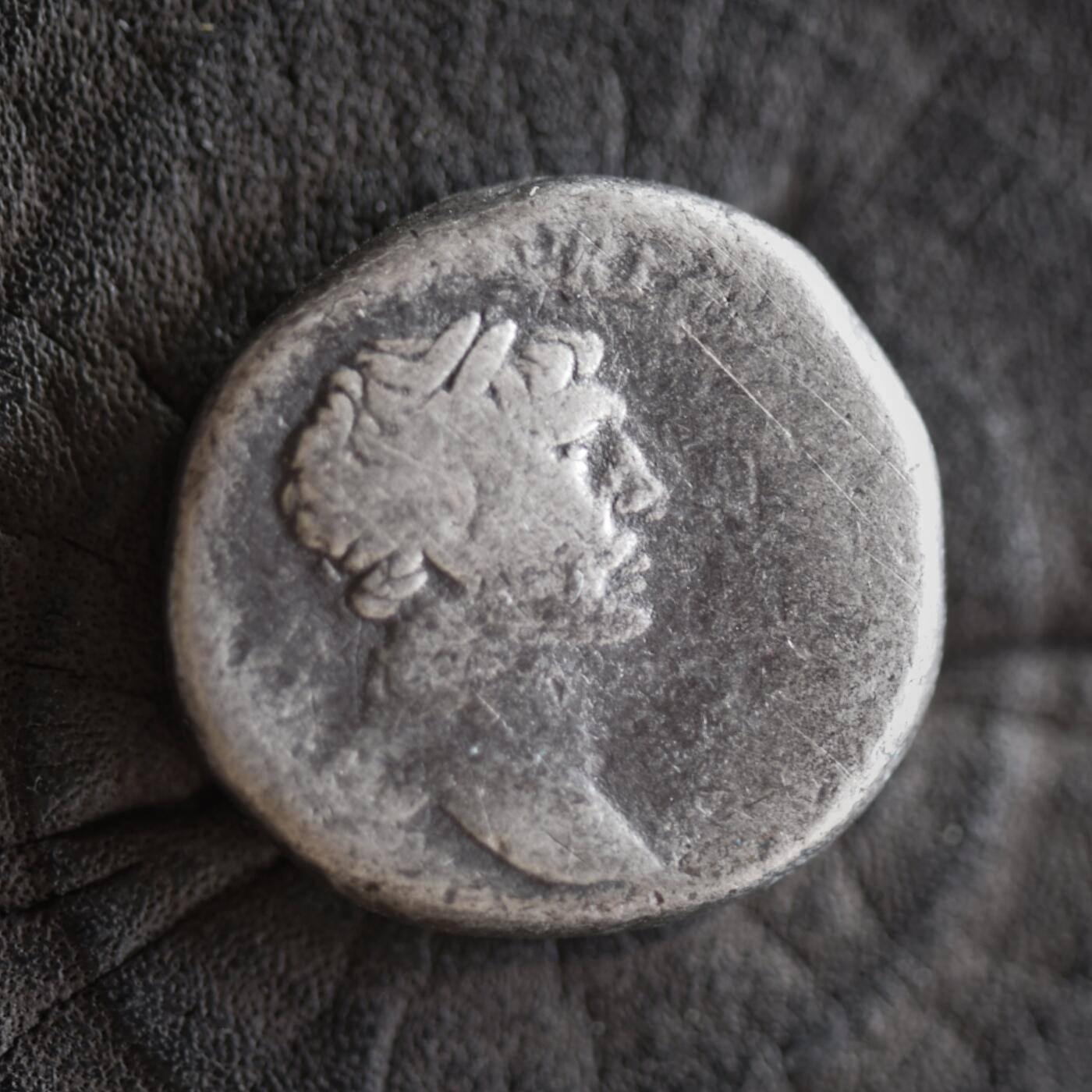 【良泉】【2025年最后一场】12月18日晚19.30点开拍！188组【直播场】西方古代钱币、丝路杂项、印章！ 11.41克，公元110-111年【古罗马】图拉真，腓尼基行省推罗城打制“立鹰”四德拉克马银币