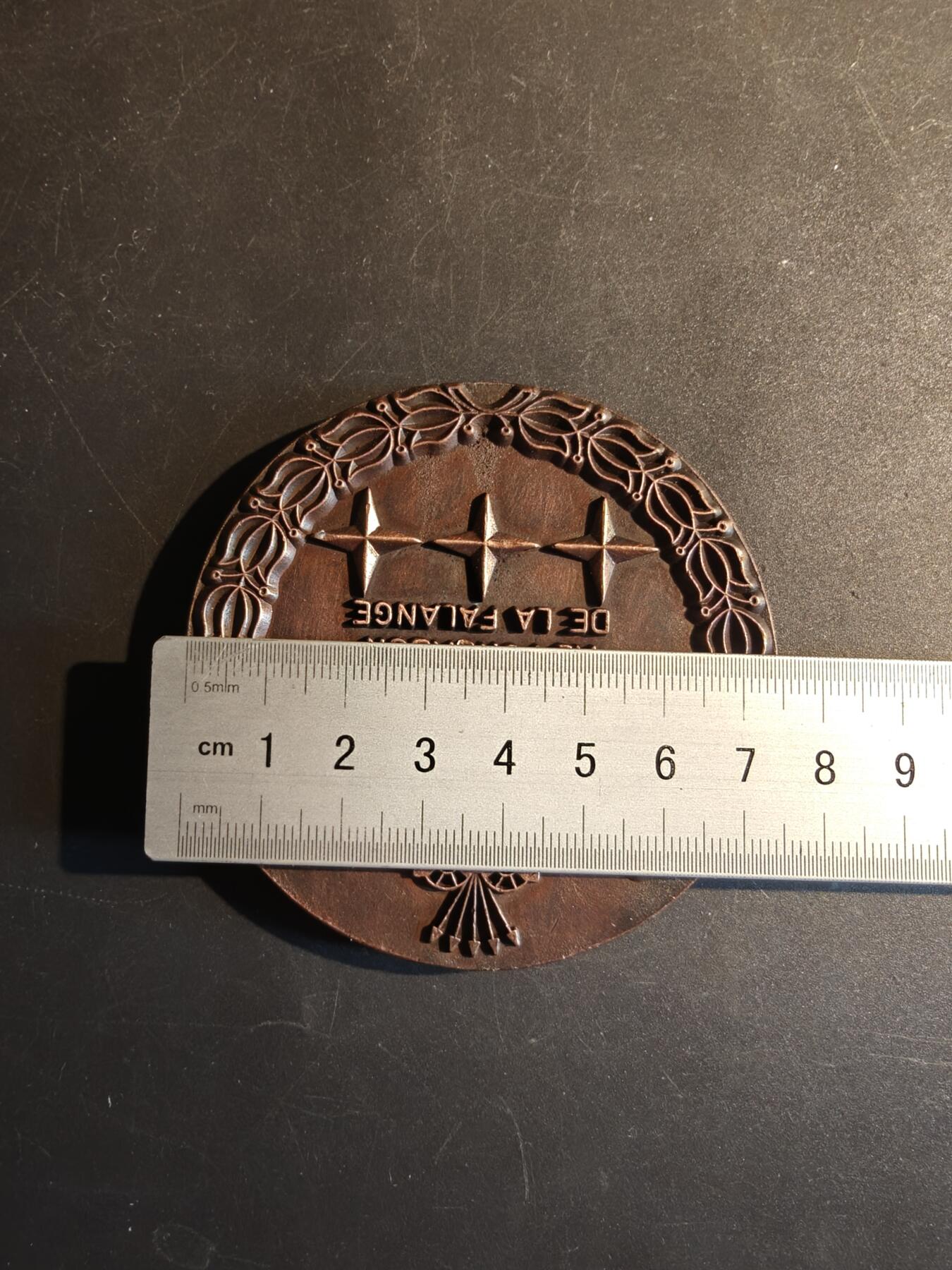 老王徽章第167期 西班牙长枪党创始人何塞·安东尼奥·普里莫·德里维拉大铜章      直径75mm.     重量216.5g