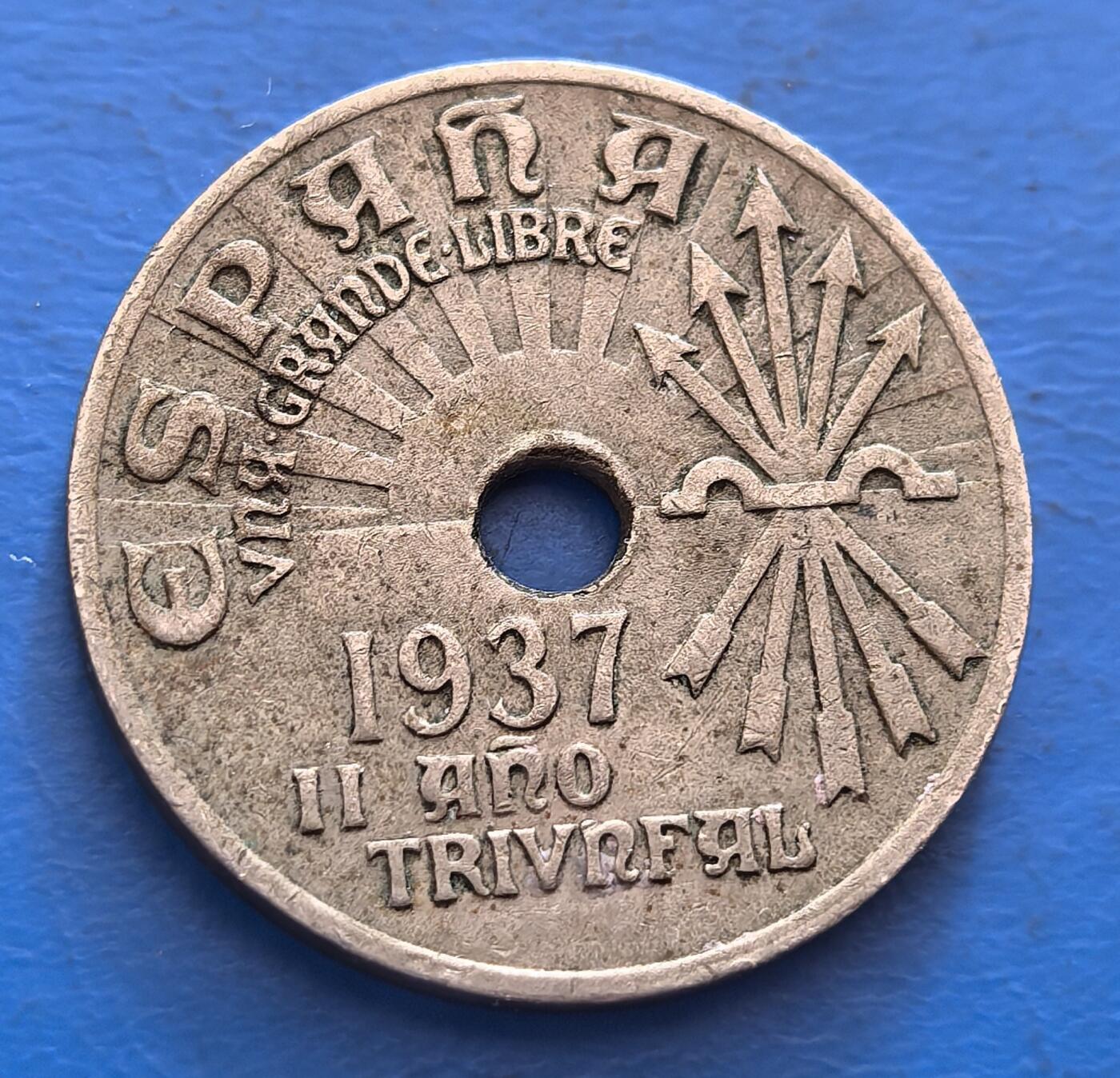 外国优质老铜币银币，周六九点倒数截拍，满百包邮，可寄存半年，喜欢朋友微信扫描二维码可直接参拍 西班牙1937年25分