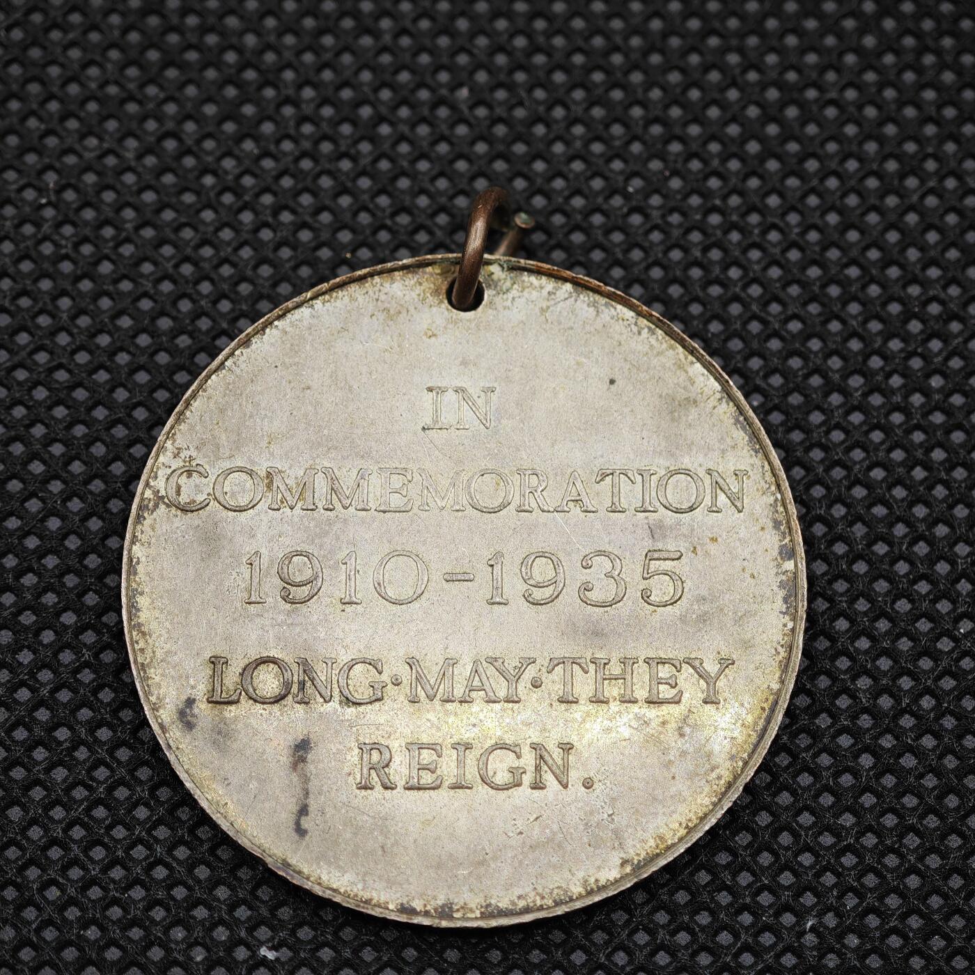 【淘币小摊】限时拍第八百一十六拍  纪念章场  满百包邮可预留两周  周一统一发货   英国1935年乔治五世登基银禧纪念章直径38mm