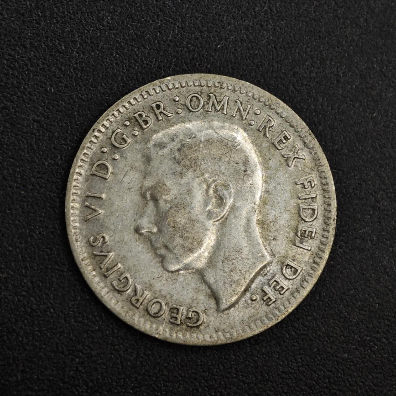 【淘币小摊】实时拍第八百一十四拍   散币场   满百包邮可预留二周 每周一统一发货   澳大利亚1950年乔治六世3便士银币