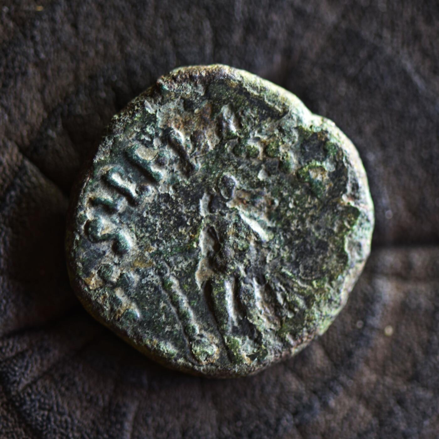 【良泉】【2025年最后一场】12月18日晚19.30点开拍！188组【直播场】西方古代钱币、丝路杂项、印章！ 【罕见】公元前1世纪【北印度-巴克特里亚地区】大月氏人模仿赫马厄斯，大力神钱币样式打制的铜币，6.7克