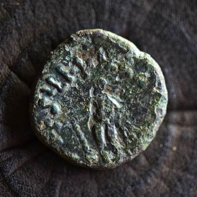 【良泉】【2025年最后一场】12月18日晚19.30点开拍！188组【直播场】西方古代钱币、丝路杂项、印章！ - 【罕见】公元前1世纪【北印度-巴克特里亚地区】大月氏人模仿赫马厄斯，大力神钱币样式打制的铜币，6.7克