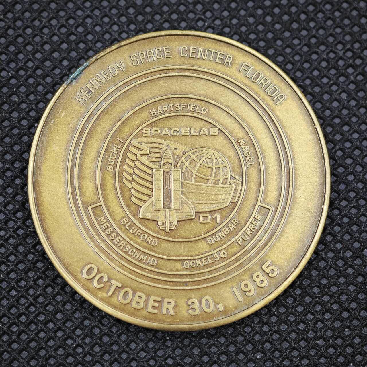 【淘币小摊】限时拍第八百一十六拍  纪念章场  满百包邮可预留两周  周一统一发货  肯尼迪航天中心纪念章 直径39mm