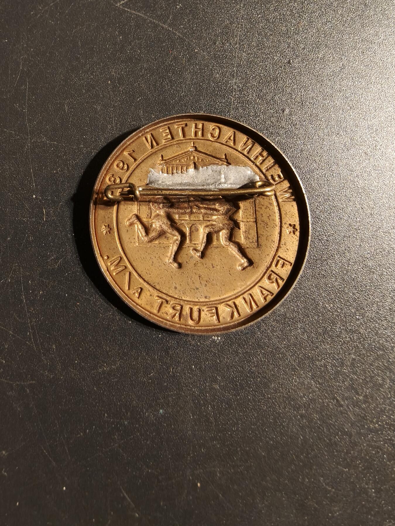 老王徽章第167期 德三1934 年法兰克福/美因河畔圣诞节证章