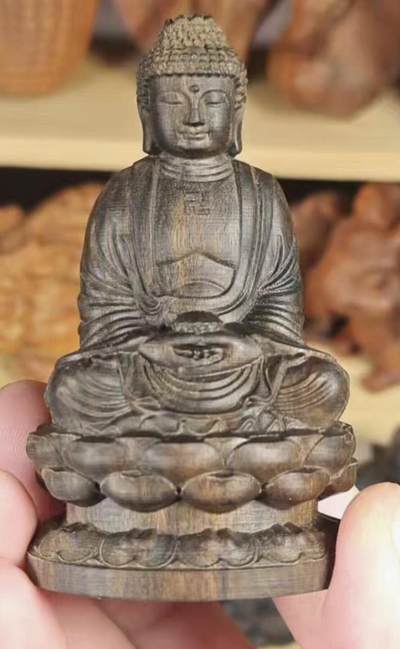 江南站杂件捡漏场 - 保真沉香木如来佛摆件，微瑕疵尺寸约8厘米