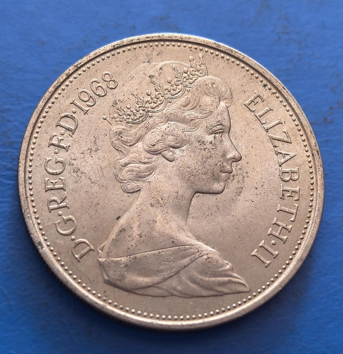 外国优质老铜币银币，周六九点倒数截拍，满百包邮，可寄存半年，喜欢朋友微信扫描二维码可直接参拍 英国10便士大版