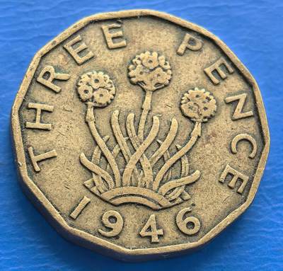 外国优质老铜币银币，周六九点倒数截拍，满百包邮，可寄存半年，喜欢朋友微信扫描二维码可直接参拍 - 英国1946年3便士