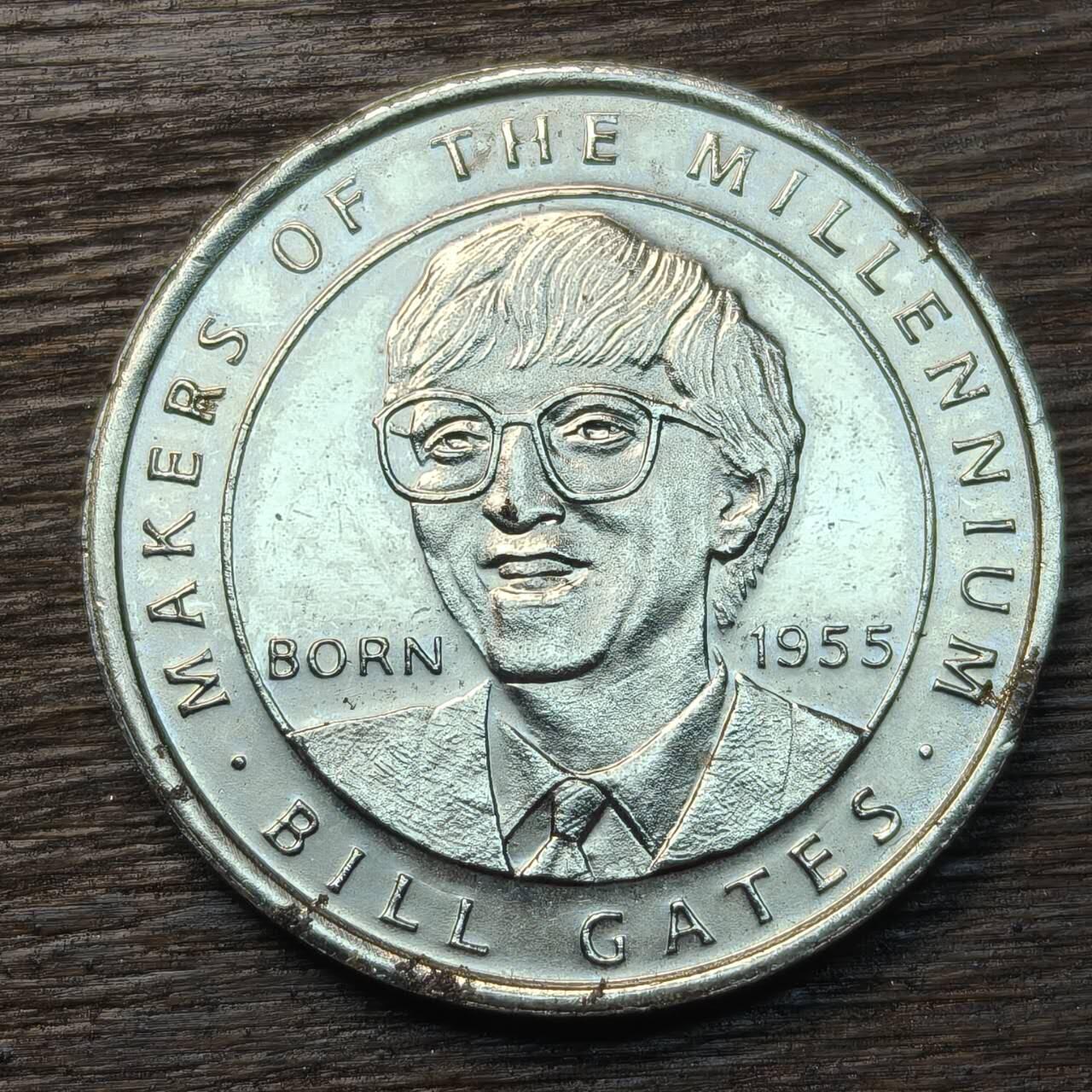 【铜匠收藏】★第134场★散币场，无佣金，30包邮。不满30元，支付5元运费。《接受代拍 代送NGC评级》 英国 千禧年 比尔·盖茨纪念章