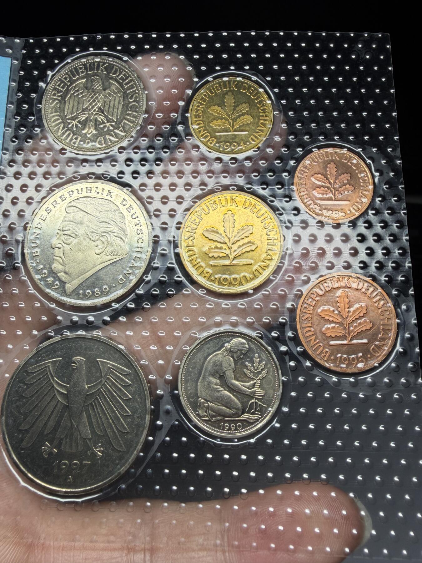 2025年集古藏今外币拍卖第十期-第10场—（总第290拍-纸币专场），本期拍完结算一次，发货时间2-3天，休息几天后继续新的一期拍卖。 1990年-1997年德国1套