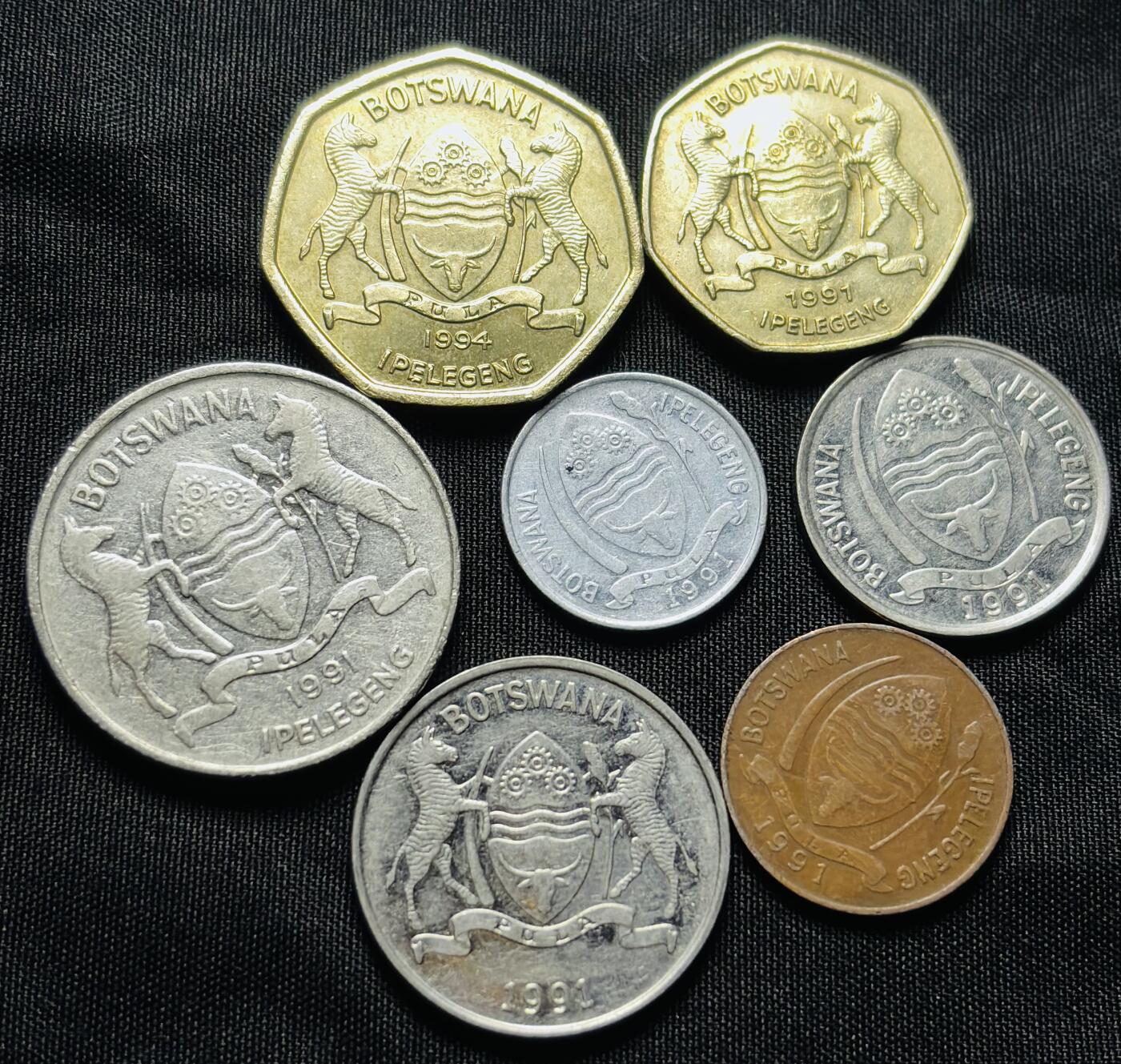 文馨钱币收藏第 284 场，【 长期接收代拍品】老藏家拍品南朝鲜李承晚时期货币，泰国大型纪念币，土耳其各时期及各国套币场 好品博茨瓦纳动物系列 7 枚套