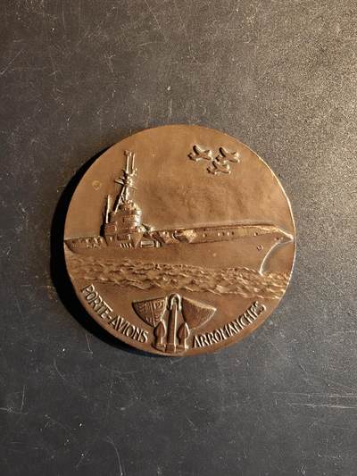 老王徽章第167期 - 法国国家海军航空兵竞赛大铜章     直径56mm.    重量90g