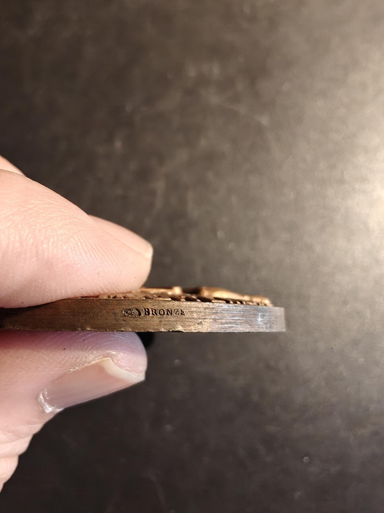 老王徽章第167期 法国滨海锻造与造船厂成立百年大铜章     直径44mm.    重量54g