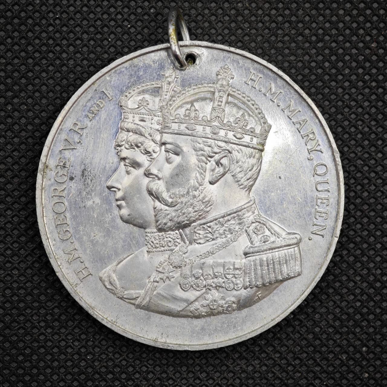 【淘币小摊】限时拍第八百一十六拍  纪念章场  满百包邮可预留两周  周一统一发货   英国1911年乔治五世加冕纪念章直径51mm