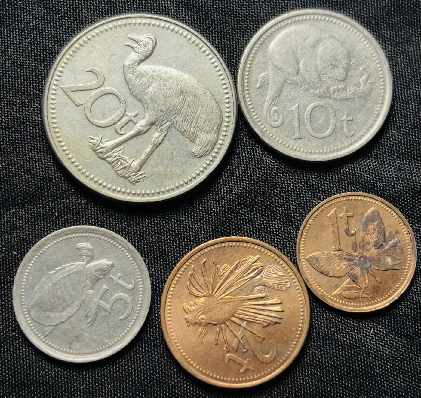 文馨钱币收藏第 284 场，【 长期接收代拍品】老藏家拍品南朝鲜李承晚时期货币，泰国大型纪念币，土耳其各时期及各国套币场 好品巴布亚新几内亚动物系列 5 枚套