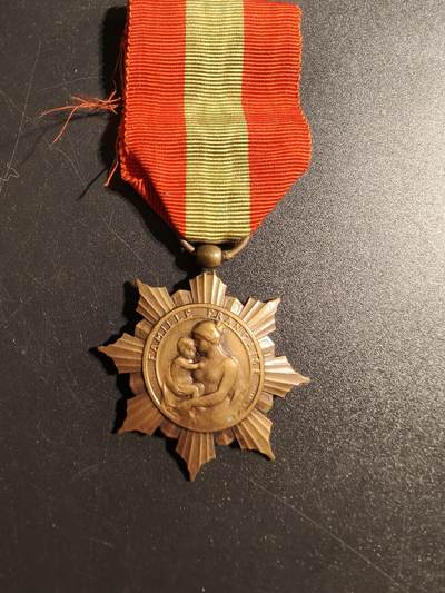 老王徽章第167期 - 法国铜级母亲奖章