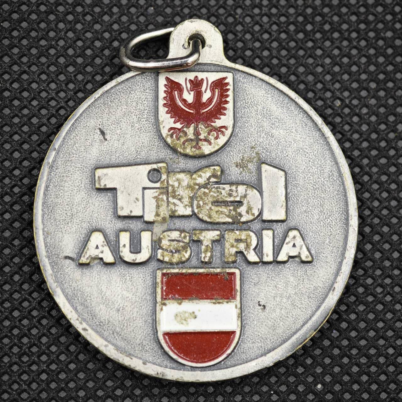 【淘币小摊】限时拍第八百一十六拍  纪念章场  满百包邮可预留两周  周一统一发货  奥地利奥运会纪念章直径40 mm