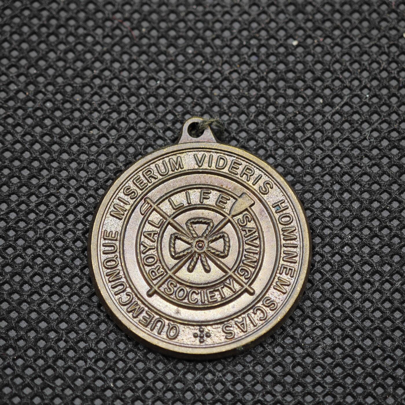 【淘币小摊】限时拍第八百一十六拍  纪念章场  满百包邮可预留两周  周一统一发货   英国社会救援奖章直径26mm