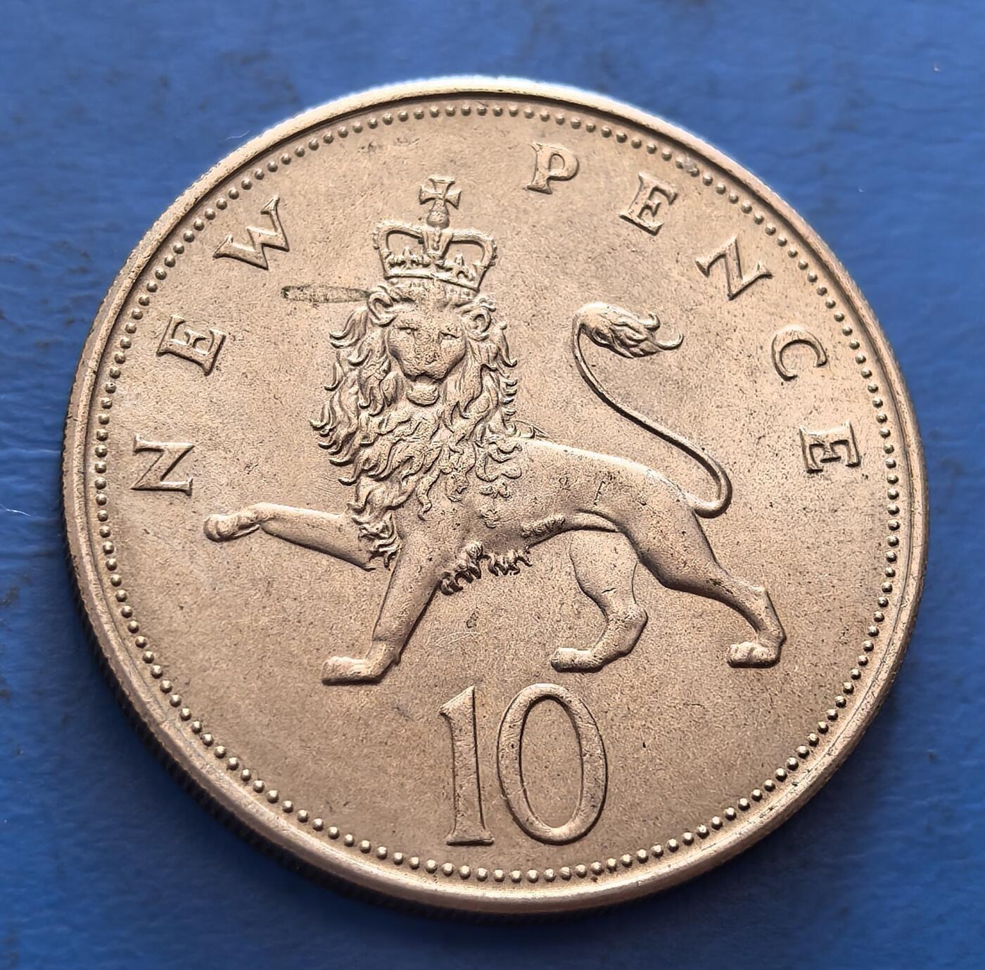 外国优质老铜币银币，周六九点倒数截拍，满百包邮，可寄存半年，喜欢朋友微信扫描二维码可直接参拍 英国10便士大版