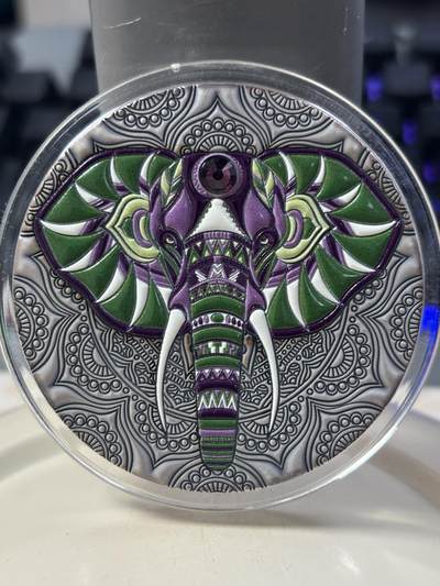 第184期拍卖 - 纽埃2019年曼陀罗黄金对称系列大象,2盎司高浮雕仿古镶嵌紫红施华洛世奇彩色银币.999银银价862，发行500枚