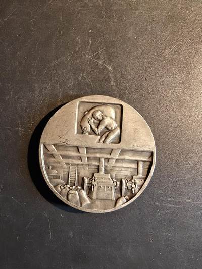 老王徽章第167期 - 法国全国面粉协会镀银大铜章     直径54mm.    重量77.5g