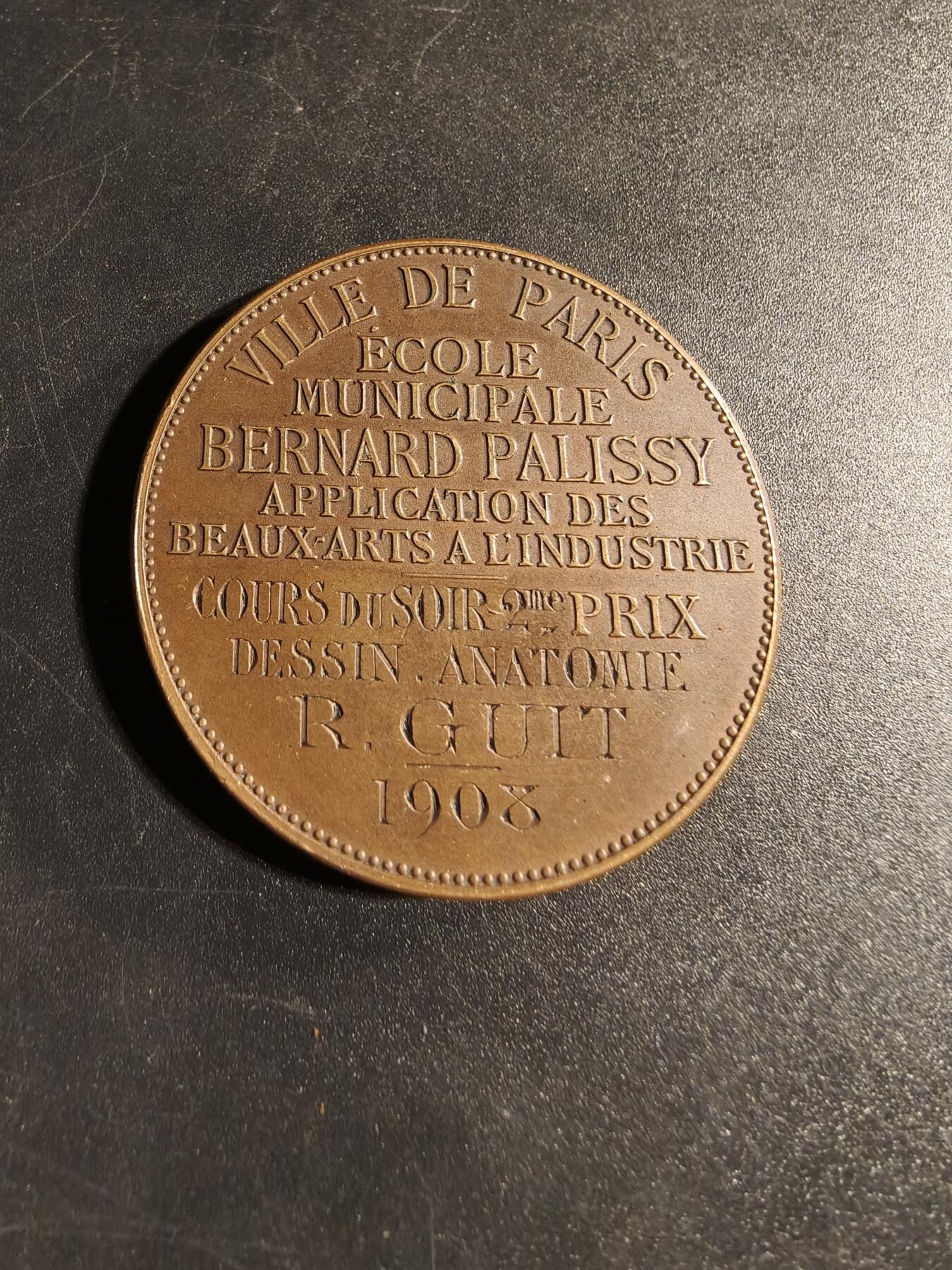 老王徽章第167期 法国巴黎市伯纳德·帕利西学校美术专业竞赛大铜章     直径41mm.   重量43.5g