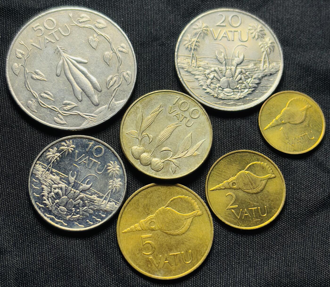 文馨钱币收藏第 284 场，【 长期接收代拍品】老藏家拍品南朝鲜李承晚时期货币，泰国大型纪念币，土耳其各时期及各国套币场 原光品相瓦努阿图 7 枚套