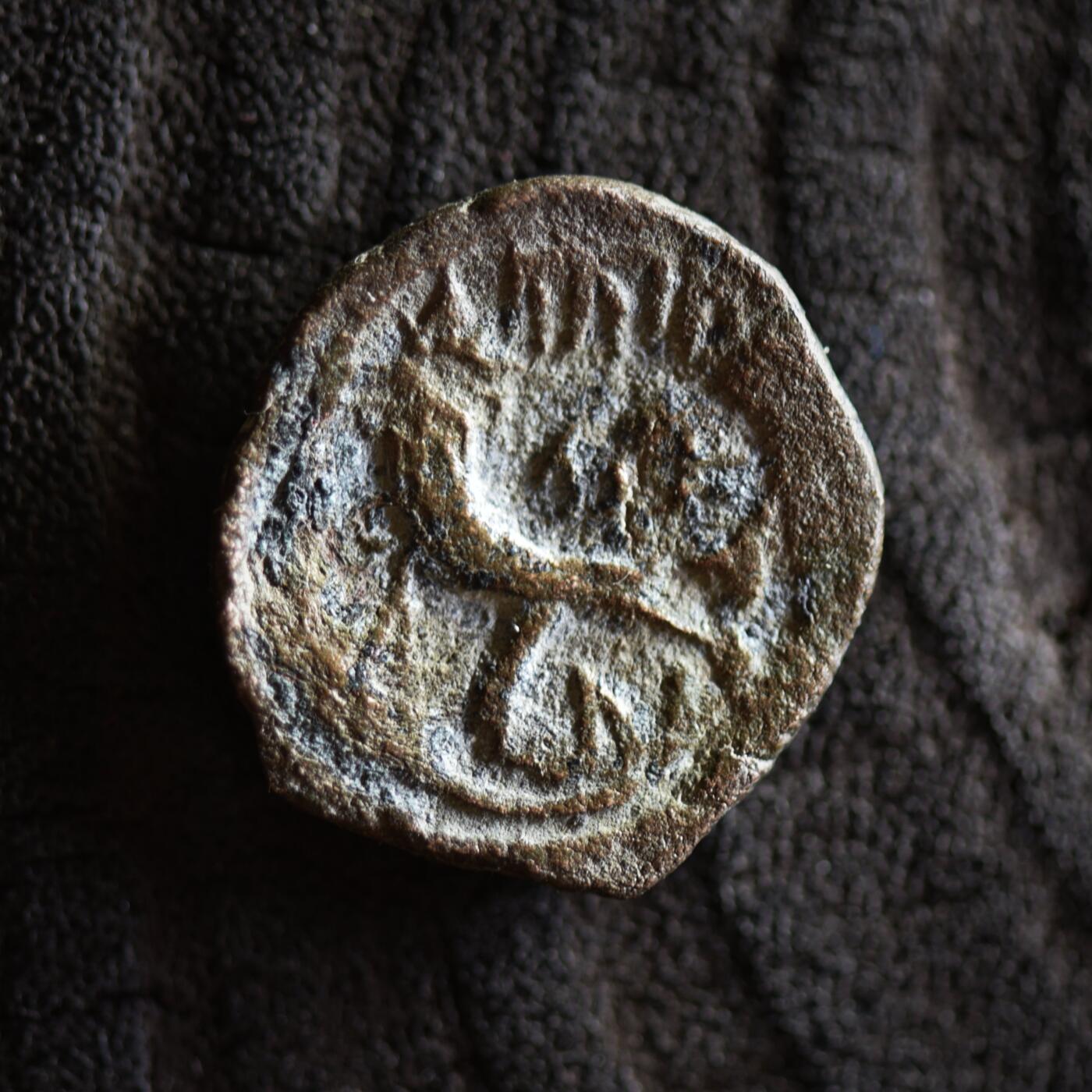 【良泉】【2025年最后一场】12月18日晚19.30点开拍！188组【直播场】西方古代钱币、丝路杂项、印章！ 【塞琉古铜币复打？】公元20-40年【纳巴泰王国】《圣经》中记载的阿雷塔斯四世发行的铜币，正面为阿雷塔斯四世和皇后莎琪拉特，背面为纳巴泰阿拉姆语“纳巴泰国王阿雷塔斯”。4.03克