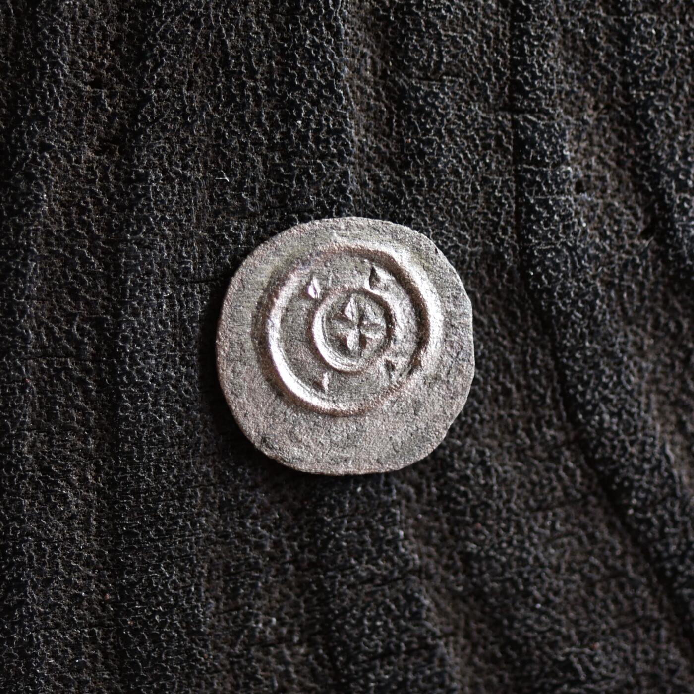 【良泉】【2025年最后一场】12月18日晚19.30点开拍！188组【直播场】西方古代钱币、丝路杂项、印章！ 【极美品】公元1131-1141年【中世纪】匈牙利，阿尔帕德王朝国王——贝拉二世 第纳尔【微型】银币，0.33克