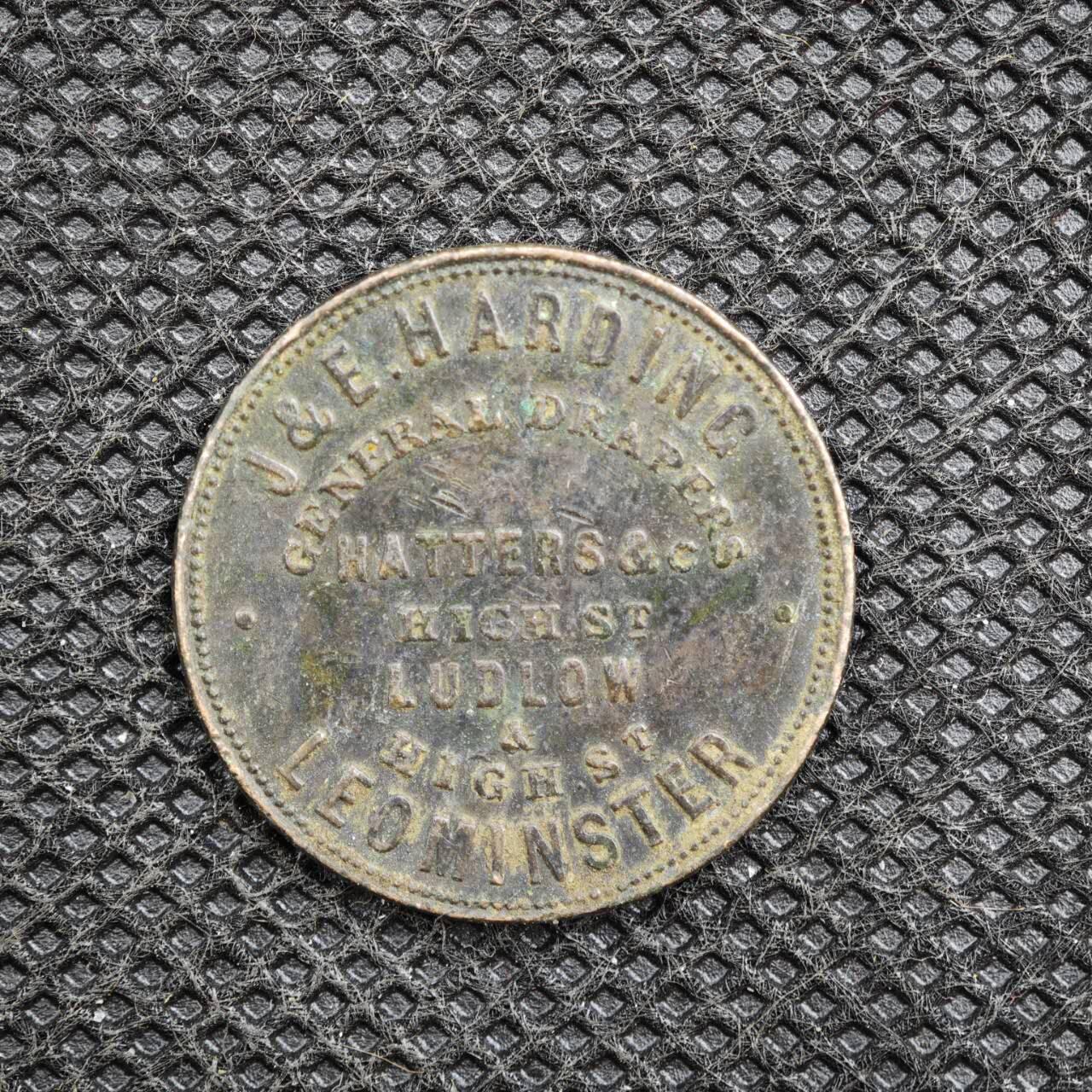 【淘币小摊】限时拍第八百一十六拍  纪念章场  满百包邮可预留两周  周一统一发货   伦敦1851年世博会纪念小铜章直径22mm