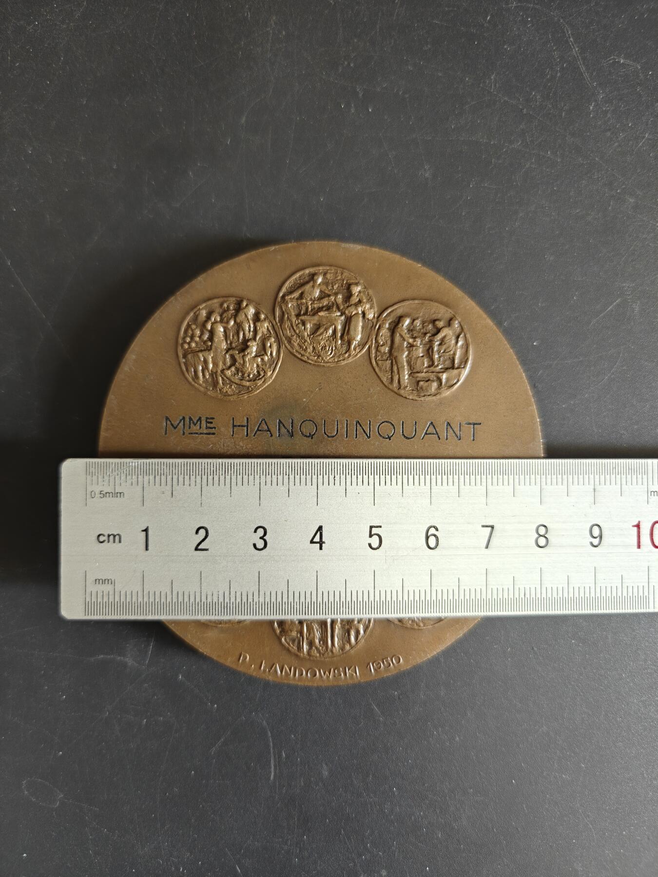 老王徽章第167期 法国国家工商总会大铜章     直径80mm     重量258.7g