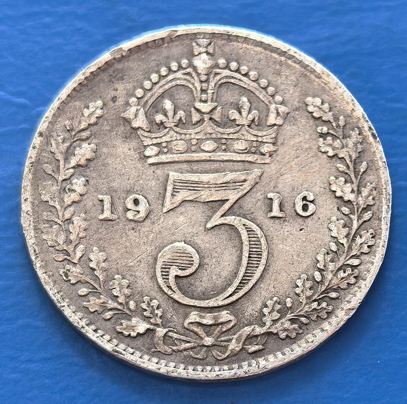 外国优质老铜币银币，周六九点倒数截拍，满百包邮，可寄存半年，喜欢朋友微信扫描二维码可直接参拍 高银英国1916年3便士银币