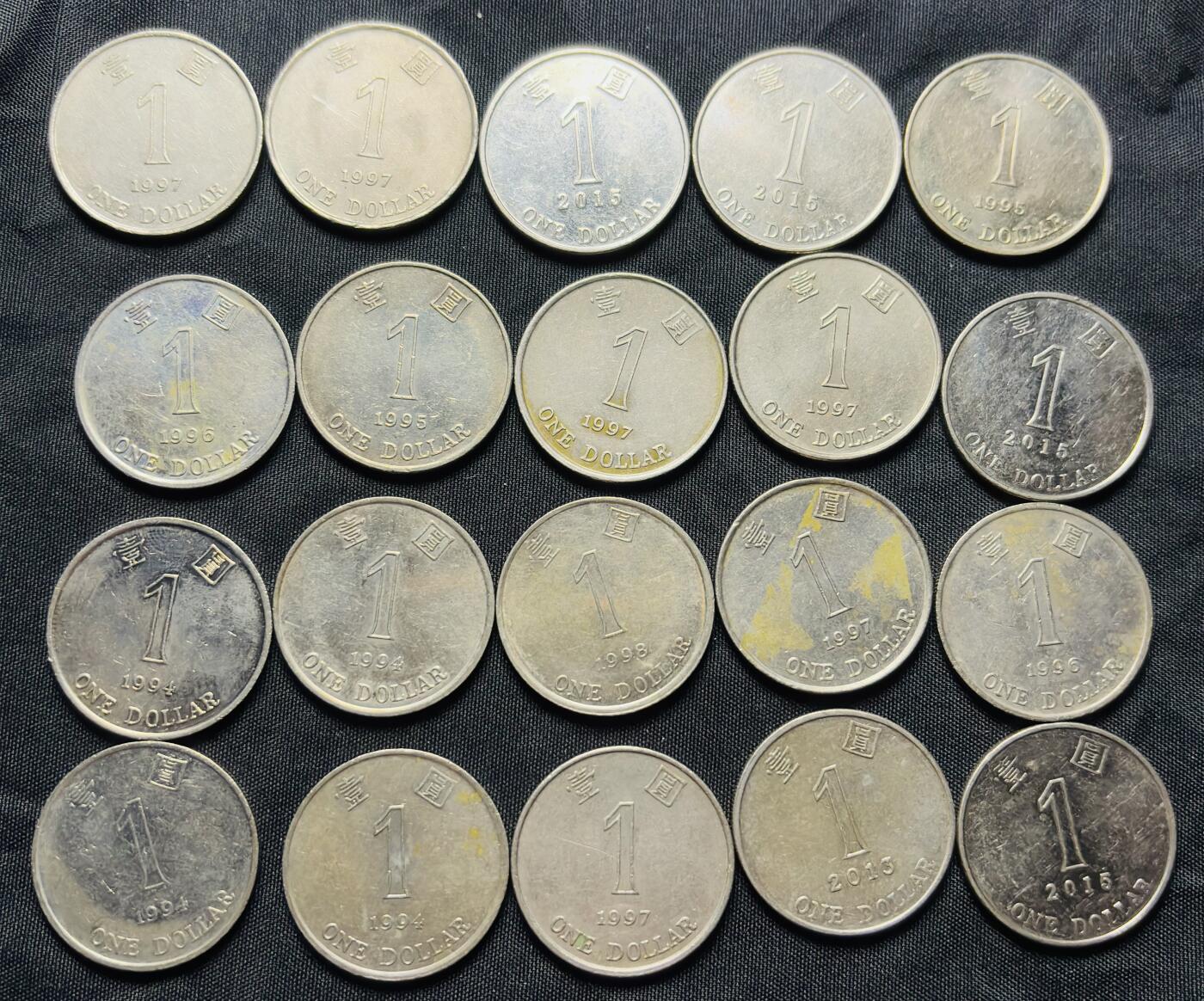 文馨钱币收藏第 284 场，【 长期接收代拍品】老藏家拍品南朝鲜李承晚时期货币，泰国大型纪念币，土耳其各时期及各国套币场 好品早期香港紫荆花一元 20 枚