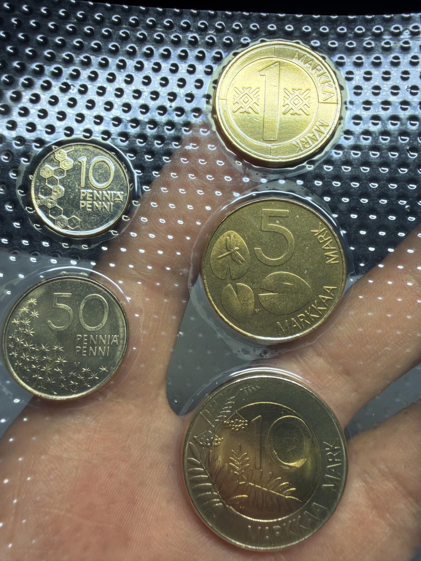 2025年集古藏今外币拍卖第十期-第10场—（总第290拍-纸币专场），本期拍完结算一次，发货时间2-3天，休息几天后继续新的一期拍卖。 芬兰硬币一套