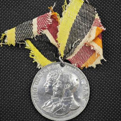 【淘币小摊】限时拍第八百一十六拍  纪念章场  满百包邮可预留两周  周一统一发货  -  英国1935面乔治五世登基银禧纪念章直径38mm