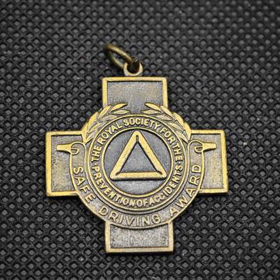 【淘币小摊】限时拍第八百一十六拍  纪念章场  满百包邮可预留两周  周一统一发货  -  英国安全驾驶竞赛奖章直径31mm