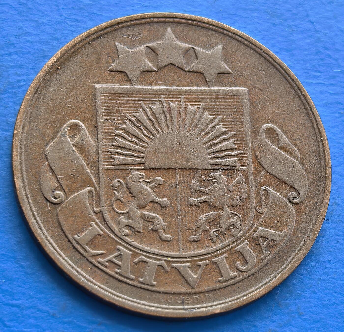 外国优质老铜币银币，周六九点倒数截拍，满百包邮，可寄存半年，喜欢朋友微信扫描二维码可直接参拍 拉脱维亚1922年5分