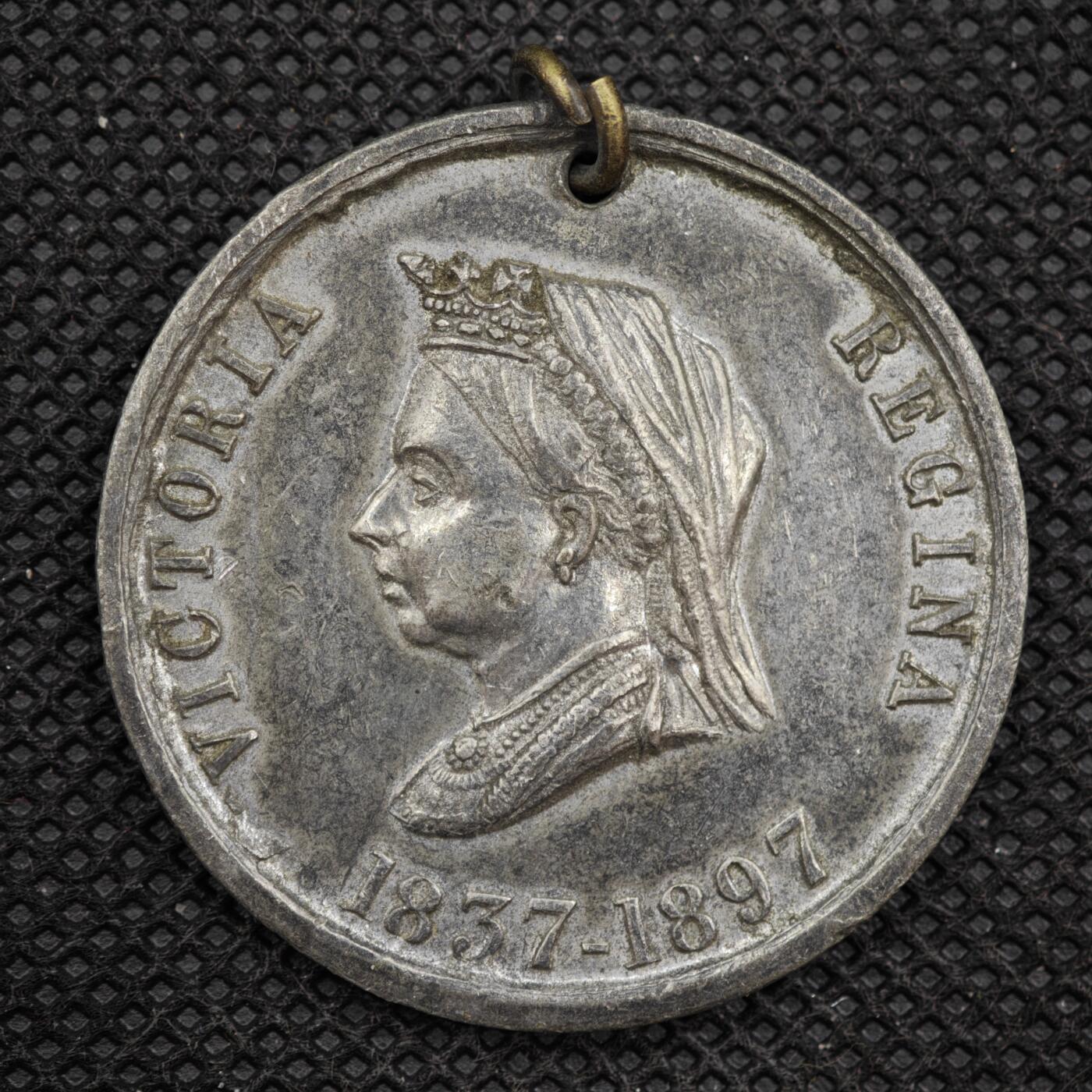 【淘币小摊】限时拍第八百一十六拍  纪念章场  满百包邮可预留两周  周一统一发货   英国1897年维多利亚登基60周年纪念章直径38mm