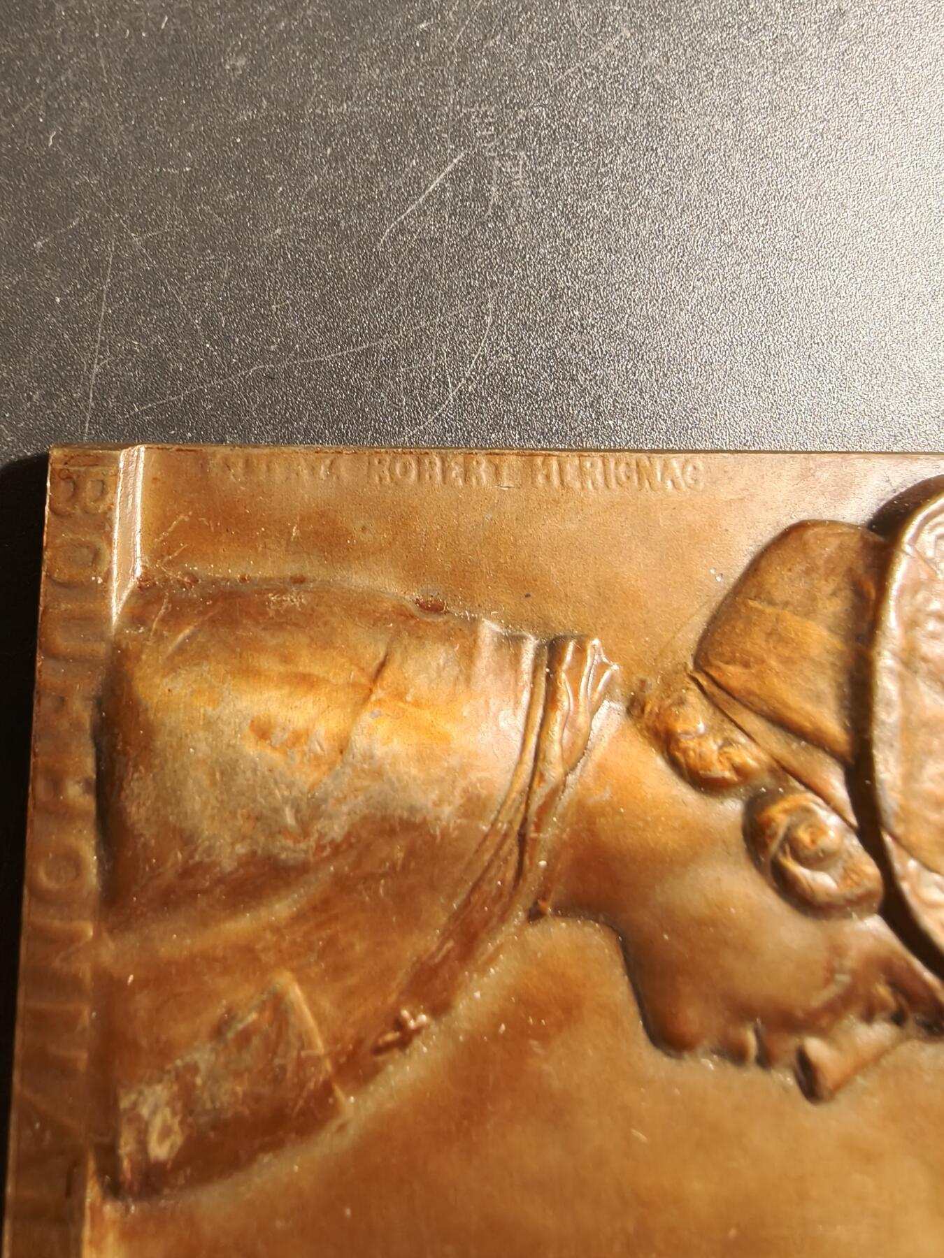 老王徽章第167期 法国波旁省传统女性方形大纪念章     高浮雕     尺寸64×43mm.    重量106.7g