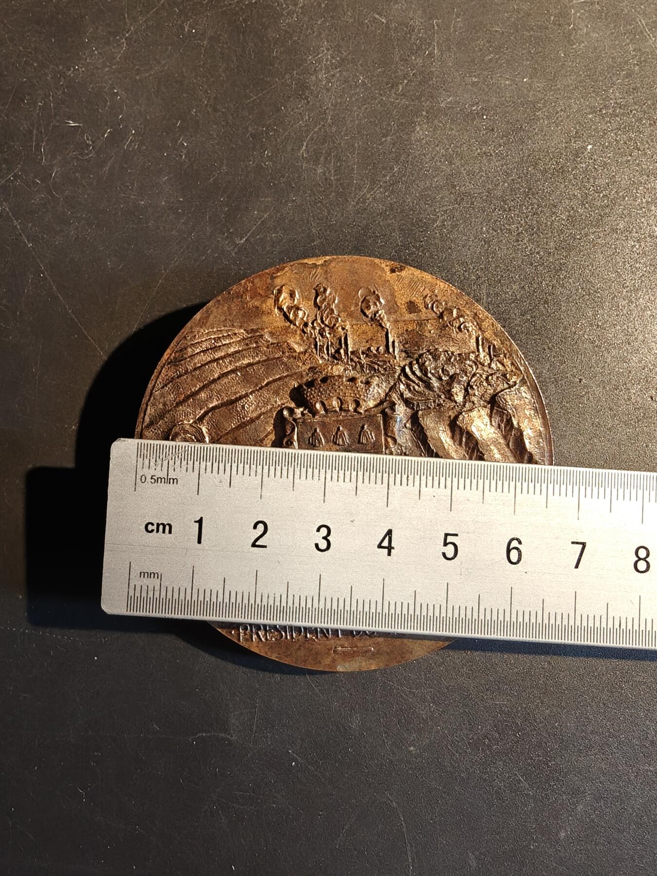 老王徽章第167期 法国德卡泽维尔市长保罗·拉马迪耶大铜章     直径66mm.    重量167？6g