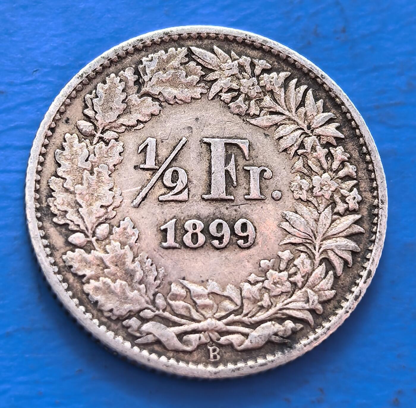 外国优质老铜币银币，周六九点倒数截拍，满百包邮，可寄存半年，喜欢朋友微信扫描二维码可直接参拍 瑞士1899年半法郎银币