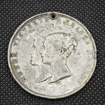 【淘币小摊】限时拍第八百一十六拍  纪念章场  满百包邮可预留两周  周一统一发货  - 英国维多利亚大婚奖章直径43mm