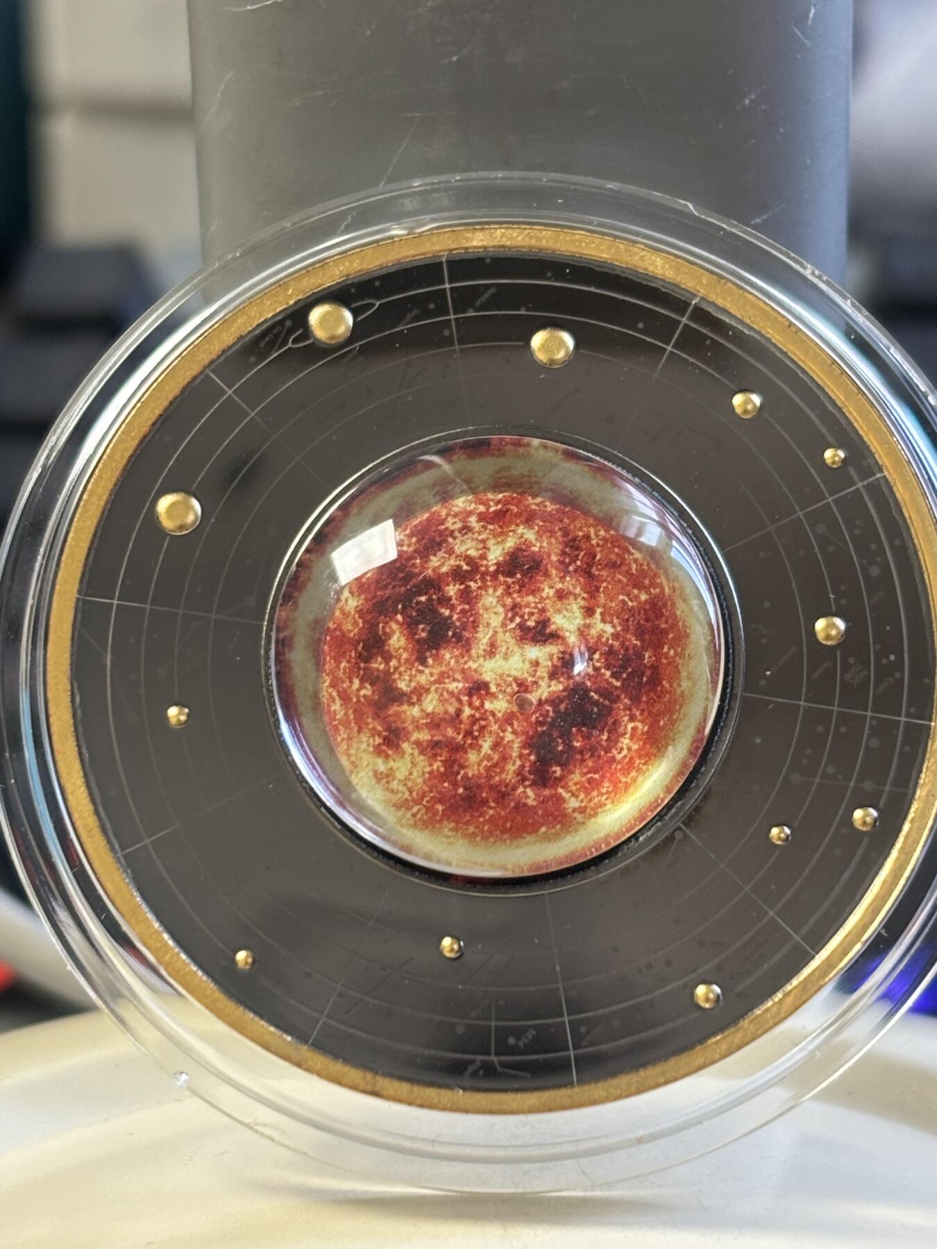 第184期拍卖 喀麦隆2021年太阳系系列太阳钌化镀金彩印纪念银币，金属:999银钌化镀金，重量:17.5克，直径:50毫米，发行：555枚