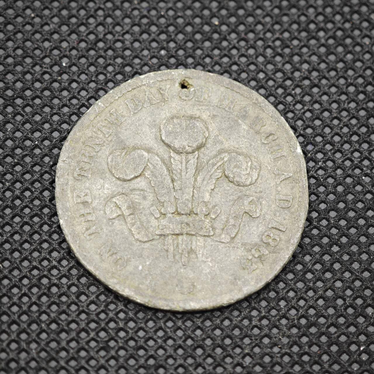 【淘币小摊】限时拍第八百一十六拍  纪念章场  满百包邮可预留两周  周一统一发货   英国1863年纪念章直径31mm