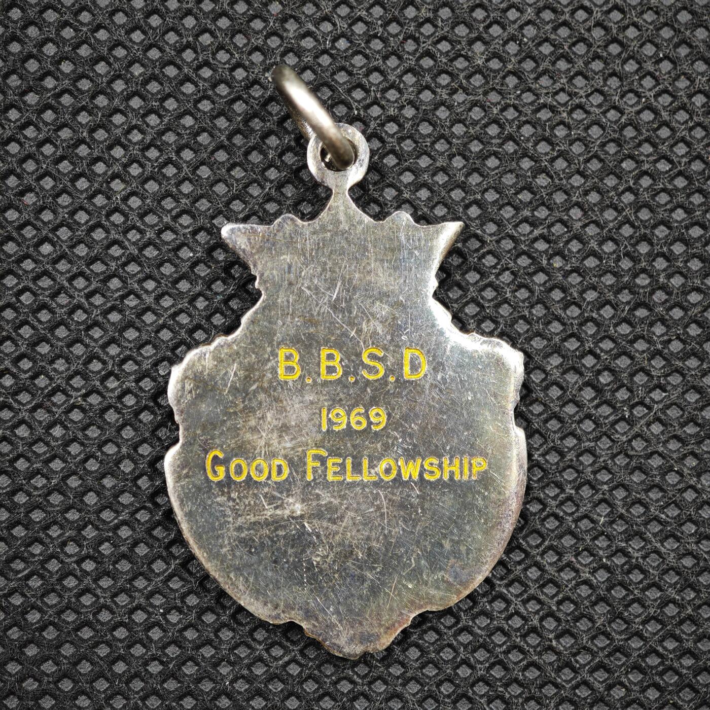 【淘币小摊】限时拍第八百一十六拍  纪念章场  满百包邮可预留两周  周一统一发货  英国 1969年B.B.S.D“友好精神”纪念章直径34mm