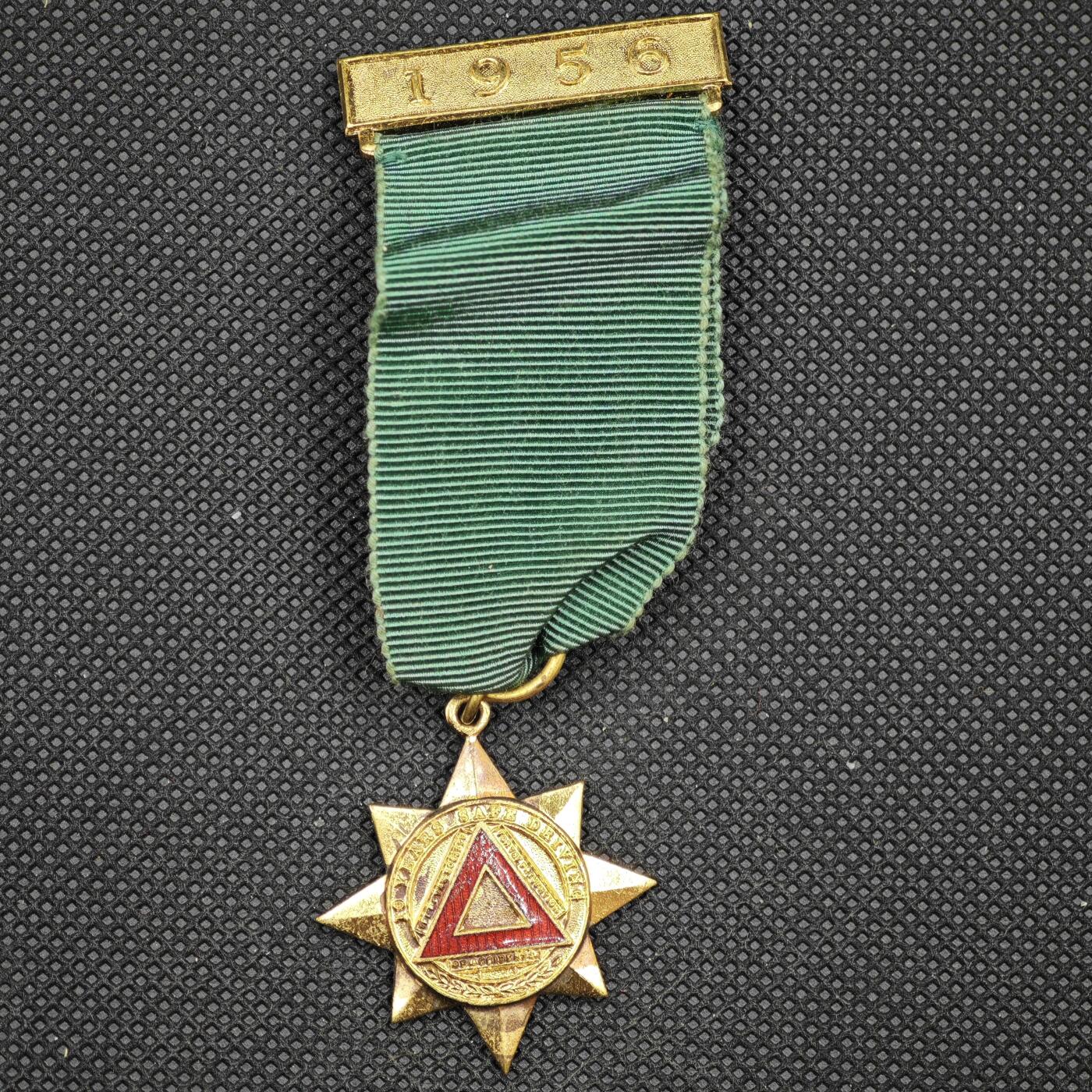 【淘币小摊】限时拍第八百一十六拍  纪念章场  满百包邮可预留两周  周一统一发货  1956年安全驾驶竞赛司机奖章直径33mm